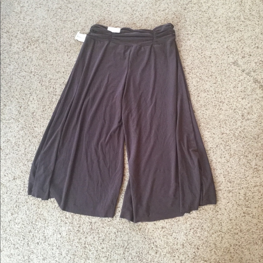 ⭐️Brown Flow Capris